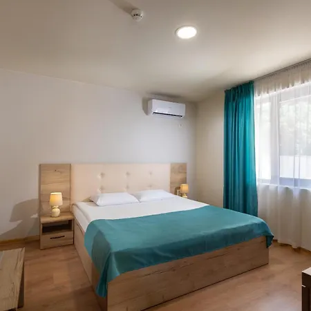 Sea View Hills מלון